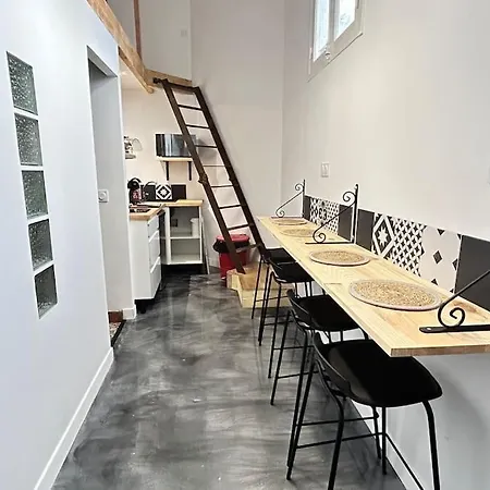 Elegant*epoxy*design&decor アパート *